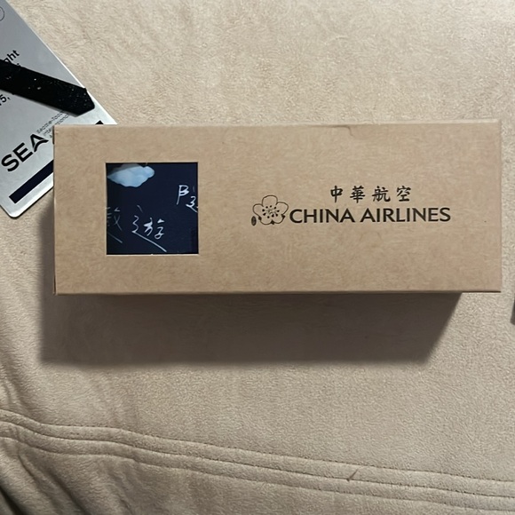 China Airlines Inaugural Seattle to Taipei Tag and Luggage Strap - Picture 9 of 9